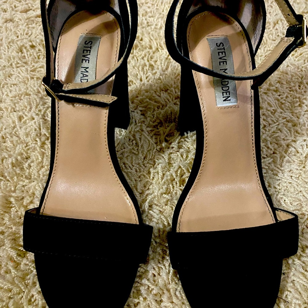 Ladies heeled sandals